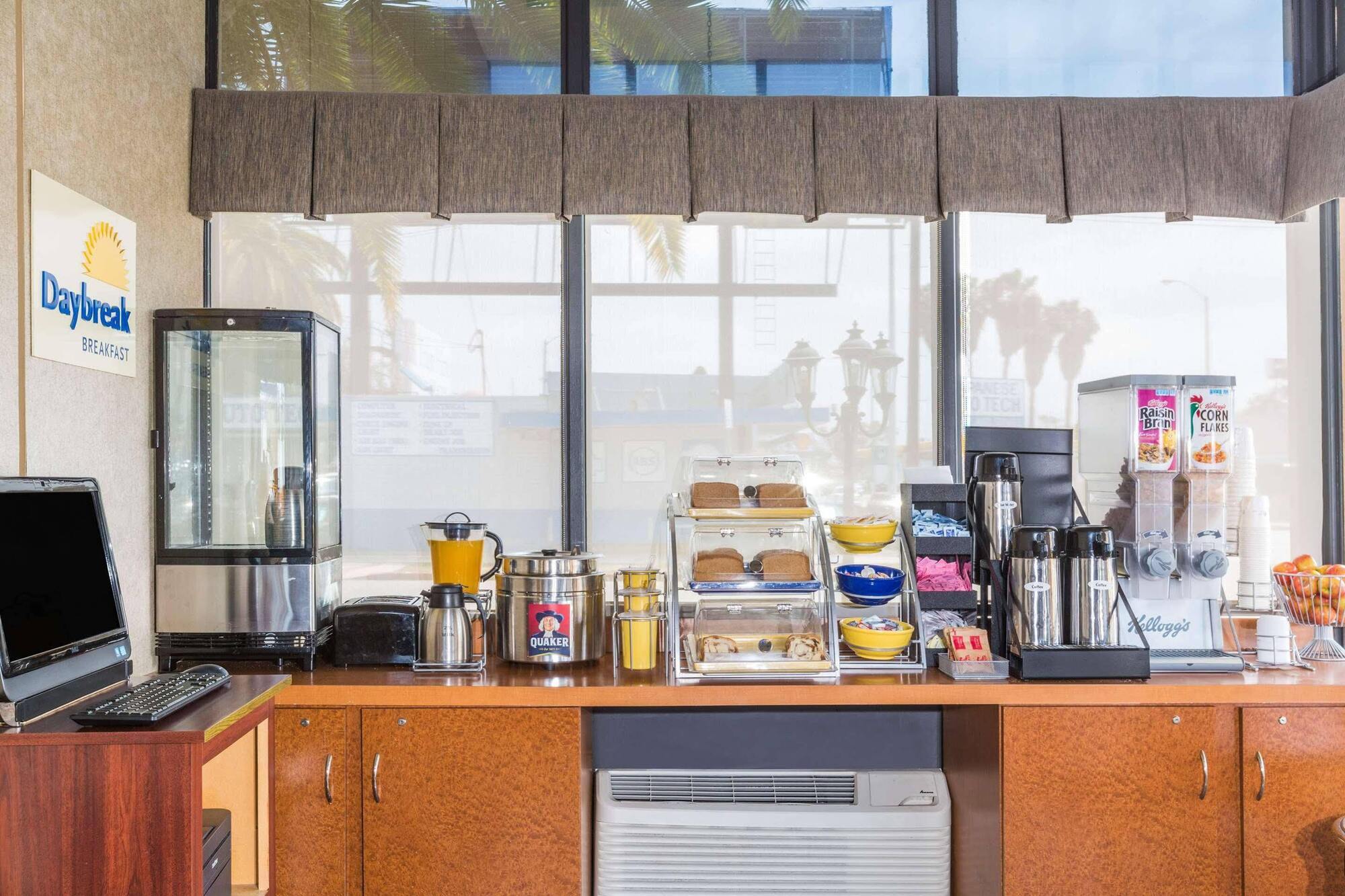 Days Inn By Wyndham Los Angeles Lax/Venicebch/Marina Delray Inglewood Eksteriør billede